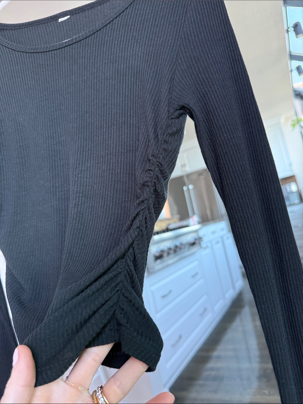 Alo Yoga Gather Long Sleeve Ribbed Sleeve Top Black Size Small EUC - Picture 9 of 11